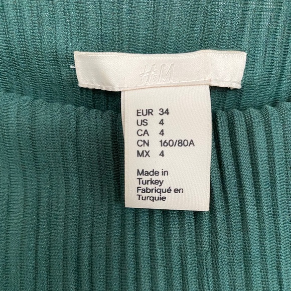 Top - Picture 2 of 3